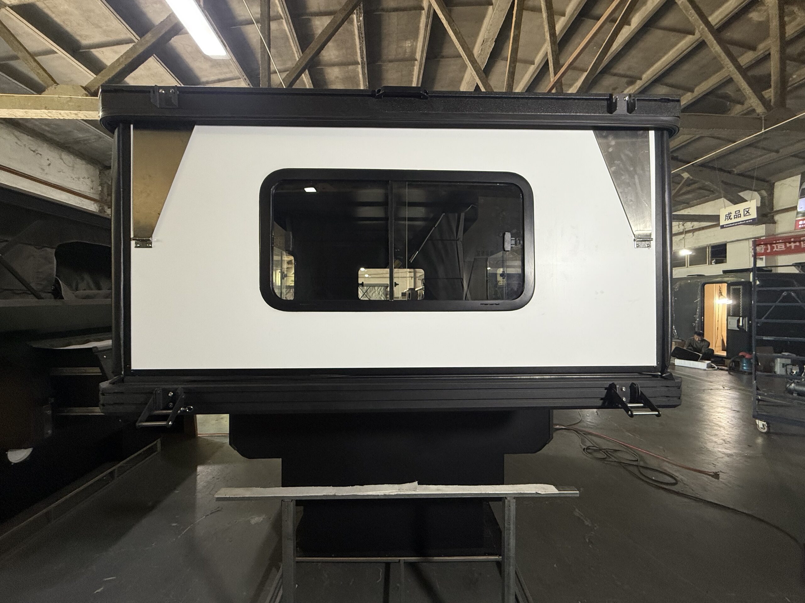 Aluminum hard roof pop-up camper(less than 6.5ft) - Image 5