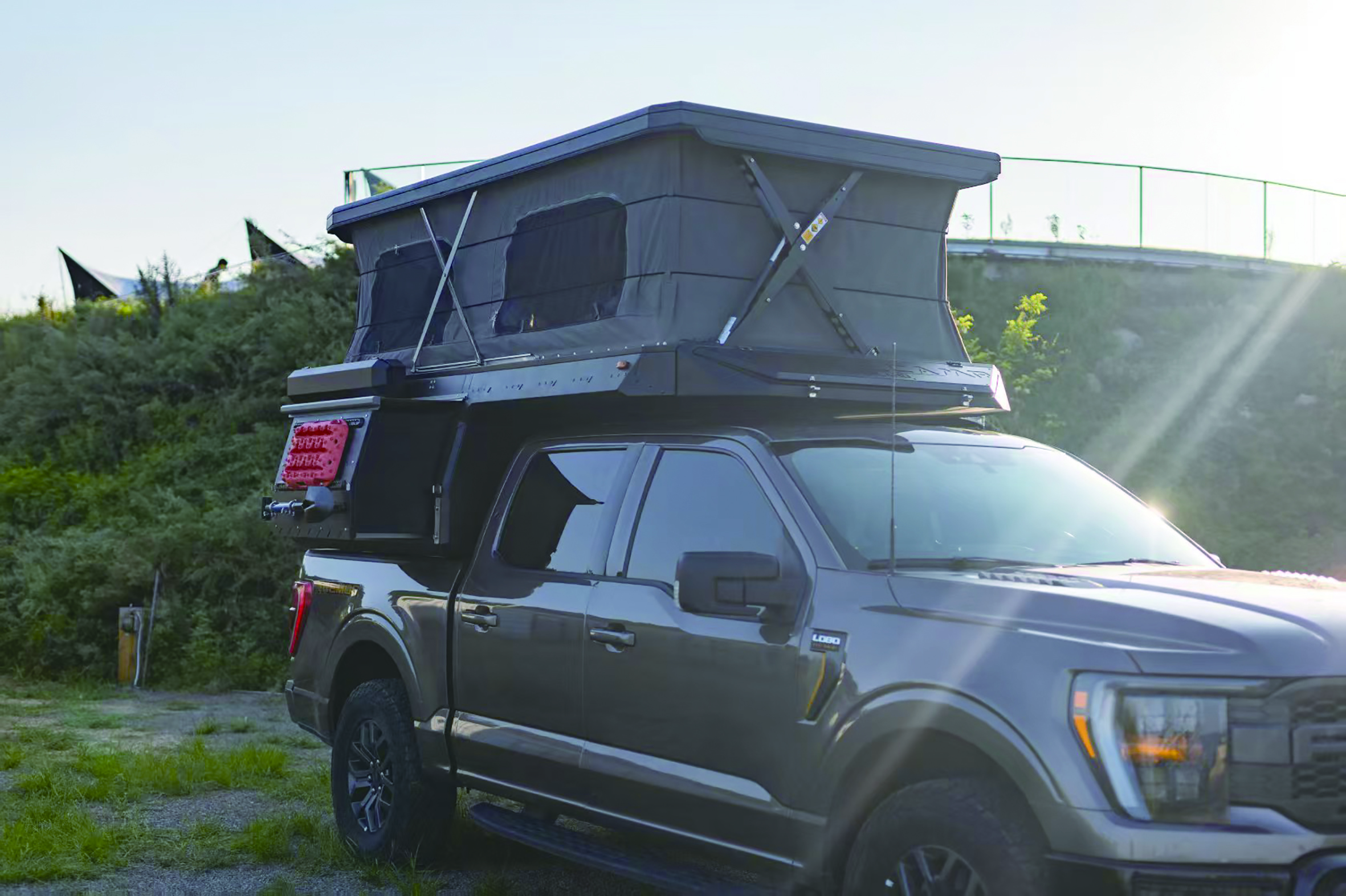 Aluminum off-road pop-up camper - Image 8