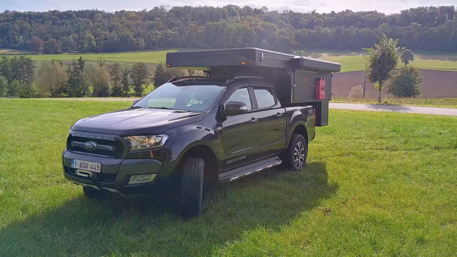 Aluminum pop-up camper - Image 7