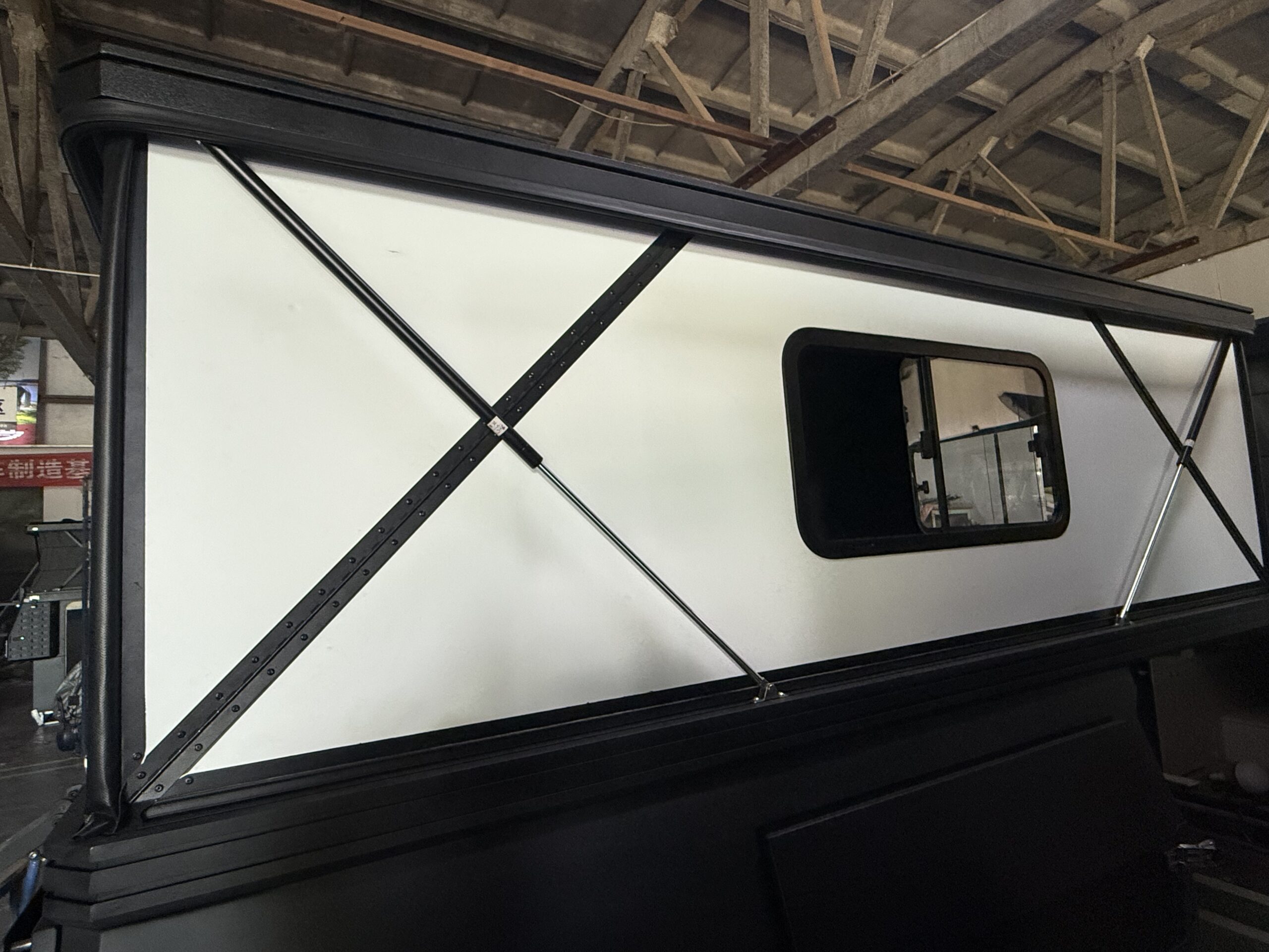 Aluminum hard roof pop-up camper(less than 6.5ft) - Image 9